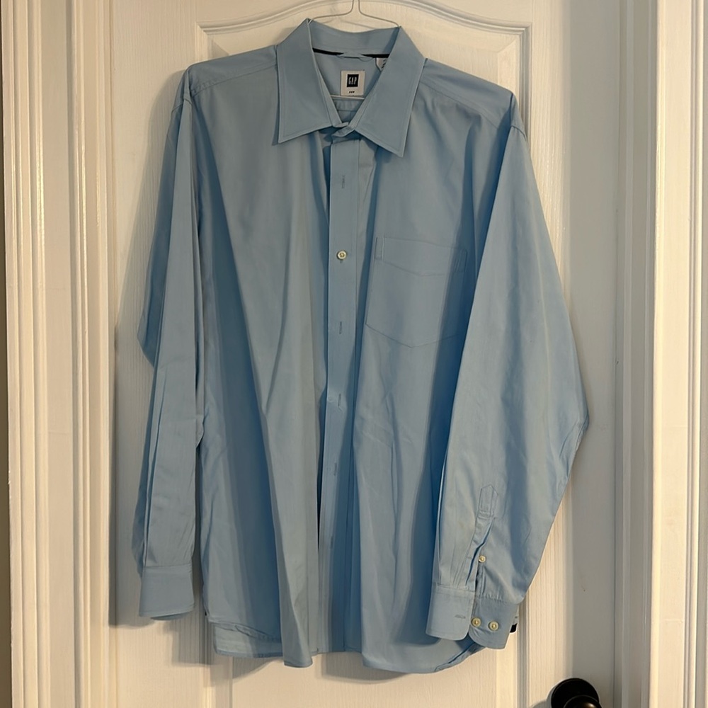 Men’s Gap Button Down Shirt Size XL